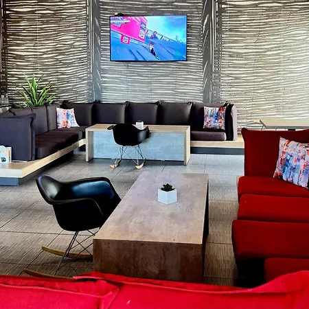 Aparthotel Airport Airport Shuttle And Parking *